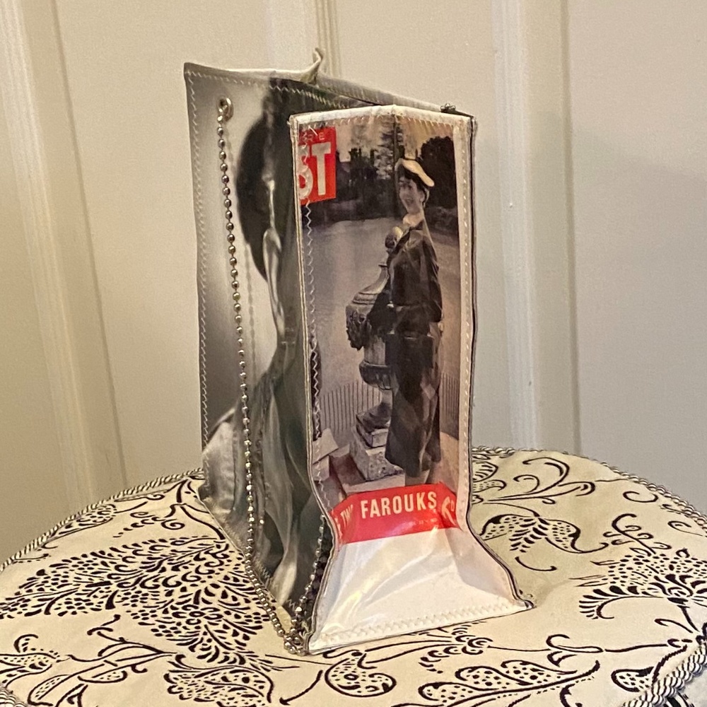 Audrey Hepburn Bucket Tote - Picture 4 of 6